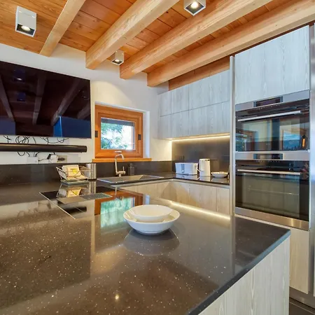 Luxury Mountain Pool Sauna Cinema 木屋 霞慕尼