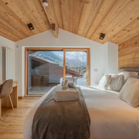 Luxury Mountain Pool Sauna Cinema 木屋 *