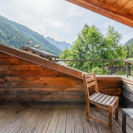 木屋 Luxury Mountain Pool Sauna Cinema 霞慕尼